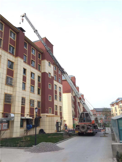 建宁县跨街广告牌的高空安装注意事项