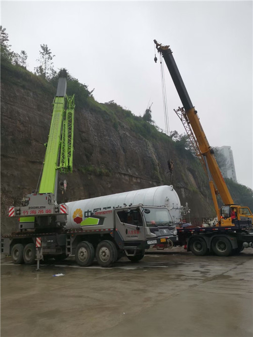 建宁县“不怕风雨冻”—— 吊车的 “恶劣环境适应” 技术